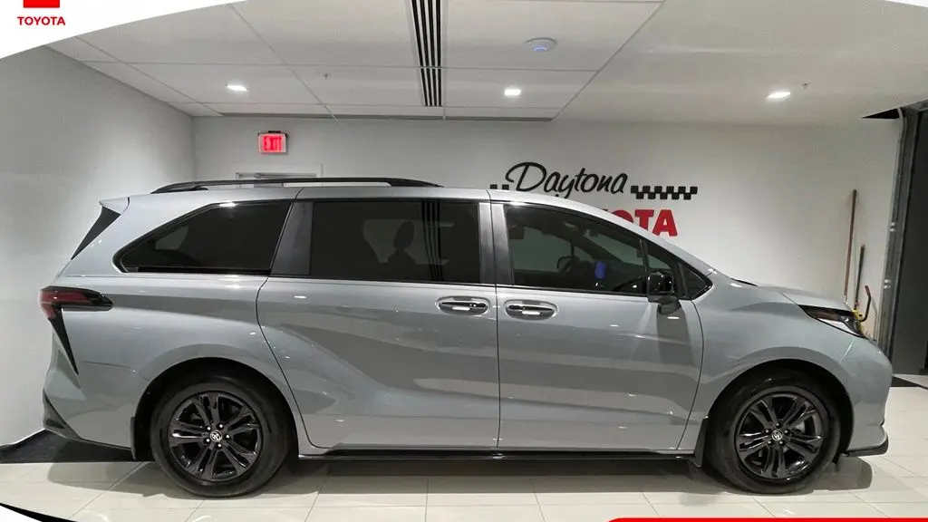 2025 Toyota Sienna XSE 7-Passenger