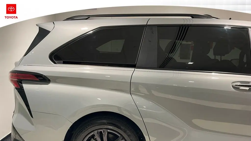 2025 Toyota Sienna XSE 7-Passenger