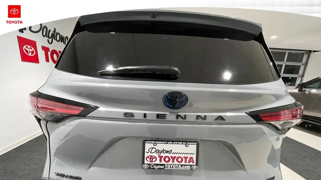 2025 Toyota Sienna XSE 7-Passenger