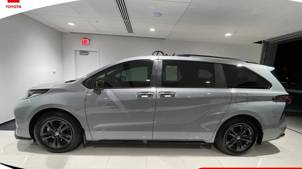 2025 Toyota Sienna XSE 7-Passenger