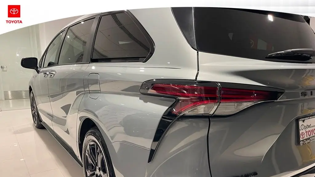 2025 Toyota Sienna XSE 7-Passenger