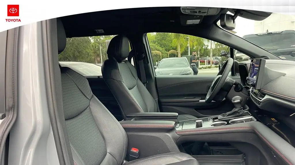 2025 Toyota Sienna XSE 7-Passenger