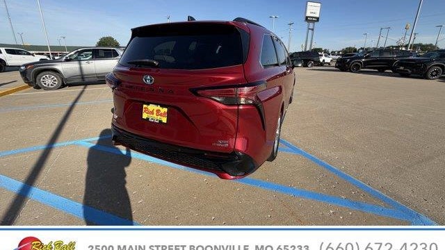 2021 Toyota Sienna XSE 7-Passenger