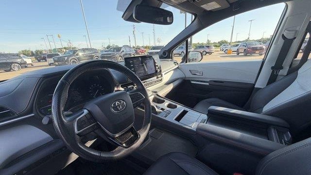 2021 Toyota Sienna XSE 7-Passenger