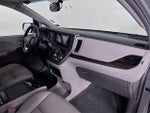 2017 Sienna Thumbnail 29
