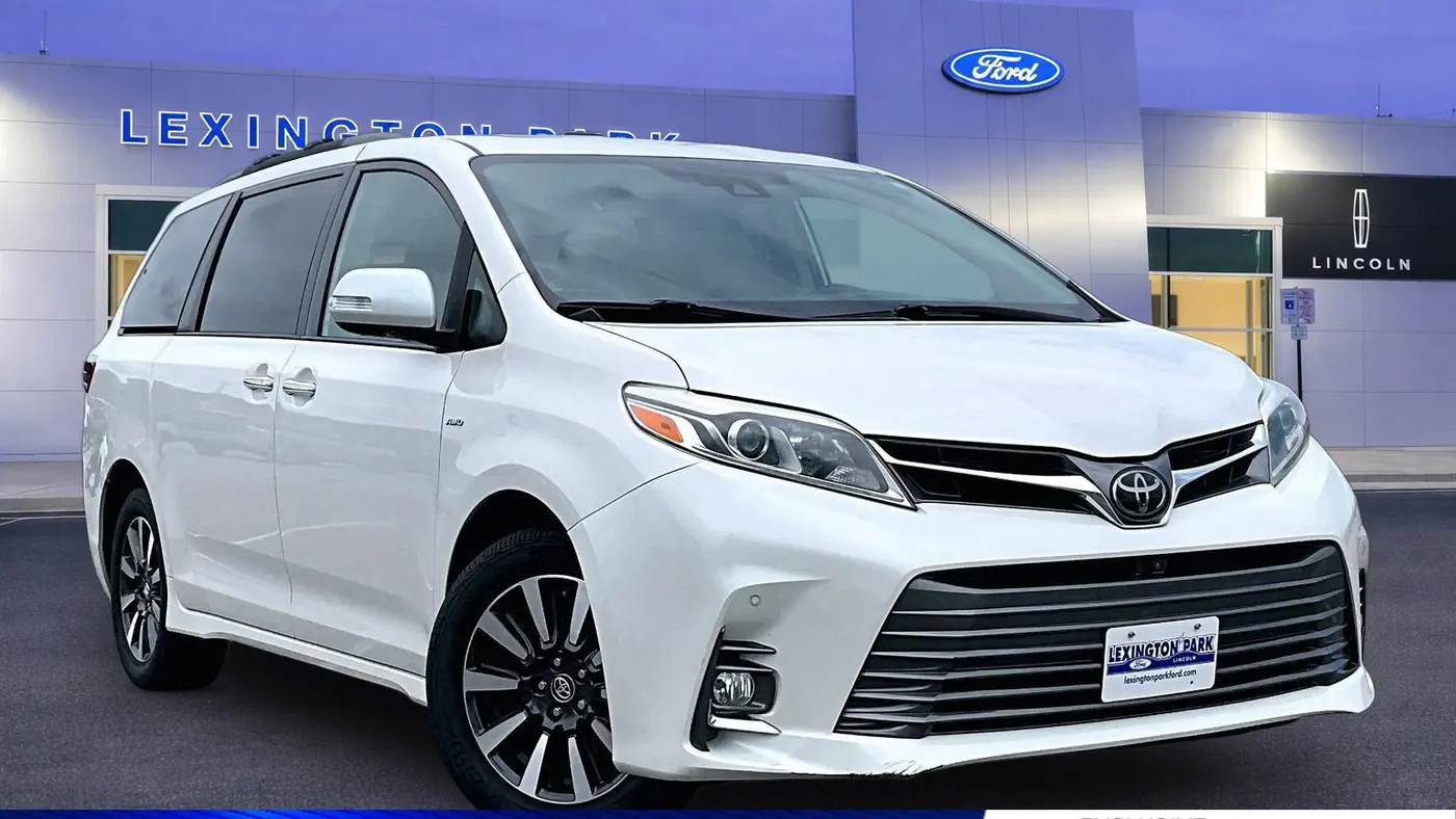 Preowned 2019 Toyota Sienna XLE 7-Passenger for Sale