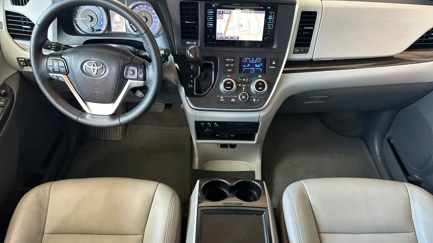 2017 Toyota Sienna XLE 7-Passenger