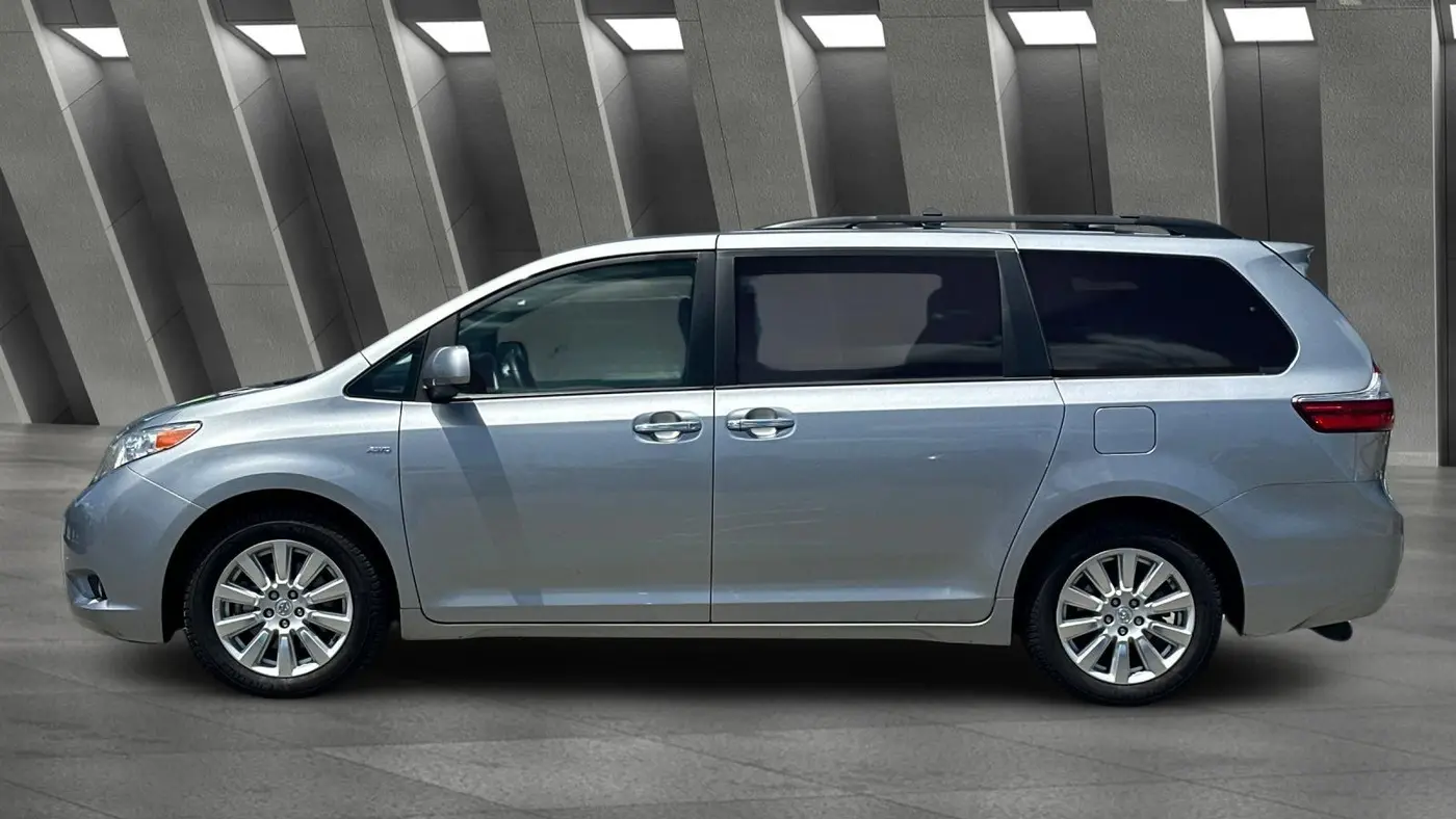 2017 Toyota Sienna XLE 7-Passenger