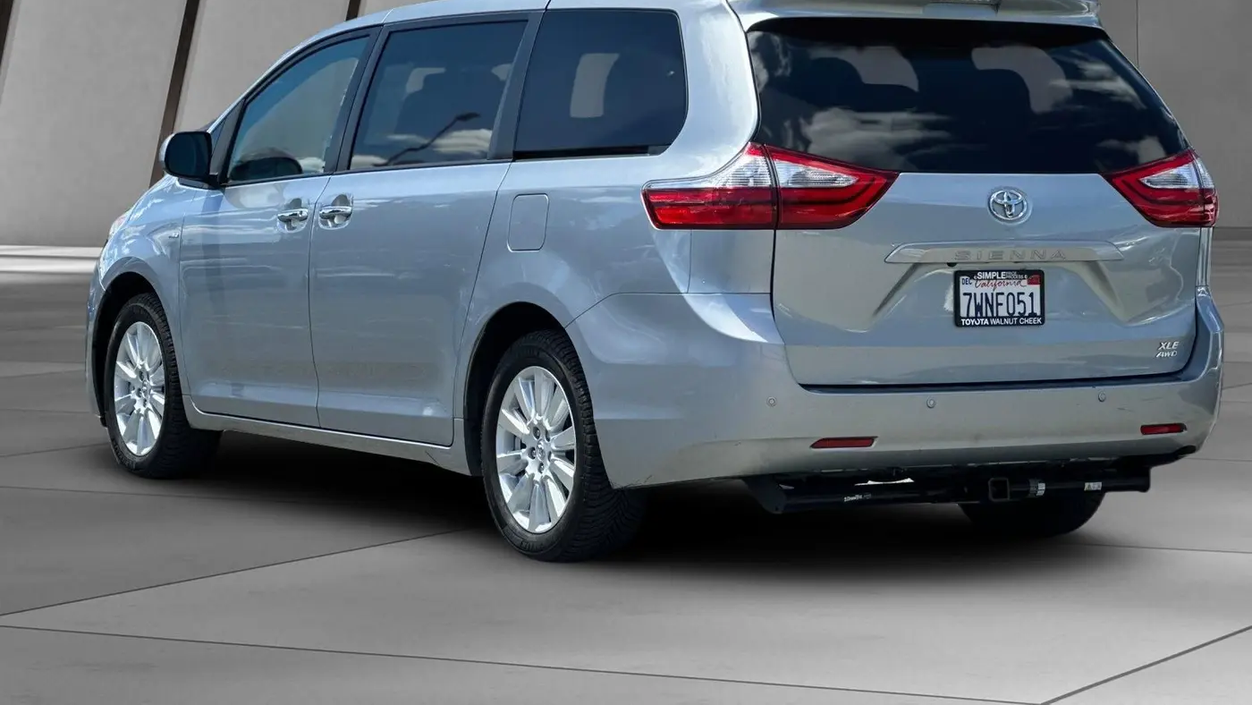 2017 Toyota Sienna XLE 7-Passenger