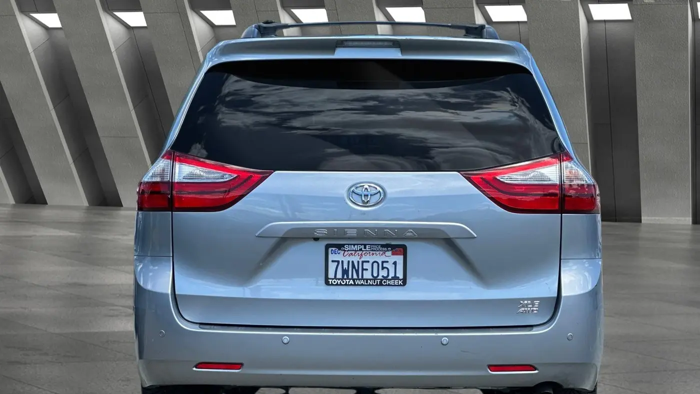 2017 Toyota Sienna XLE 7-Passenger