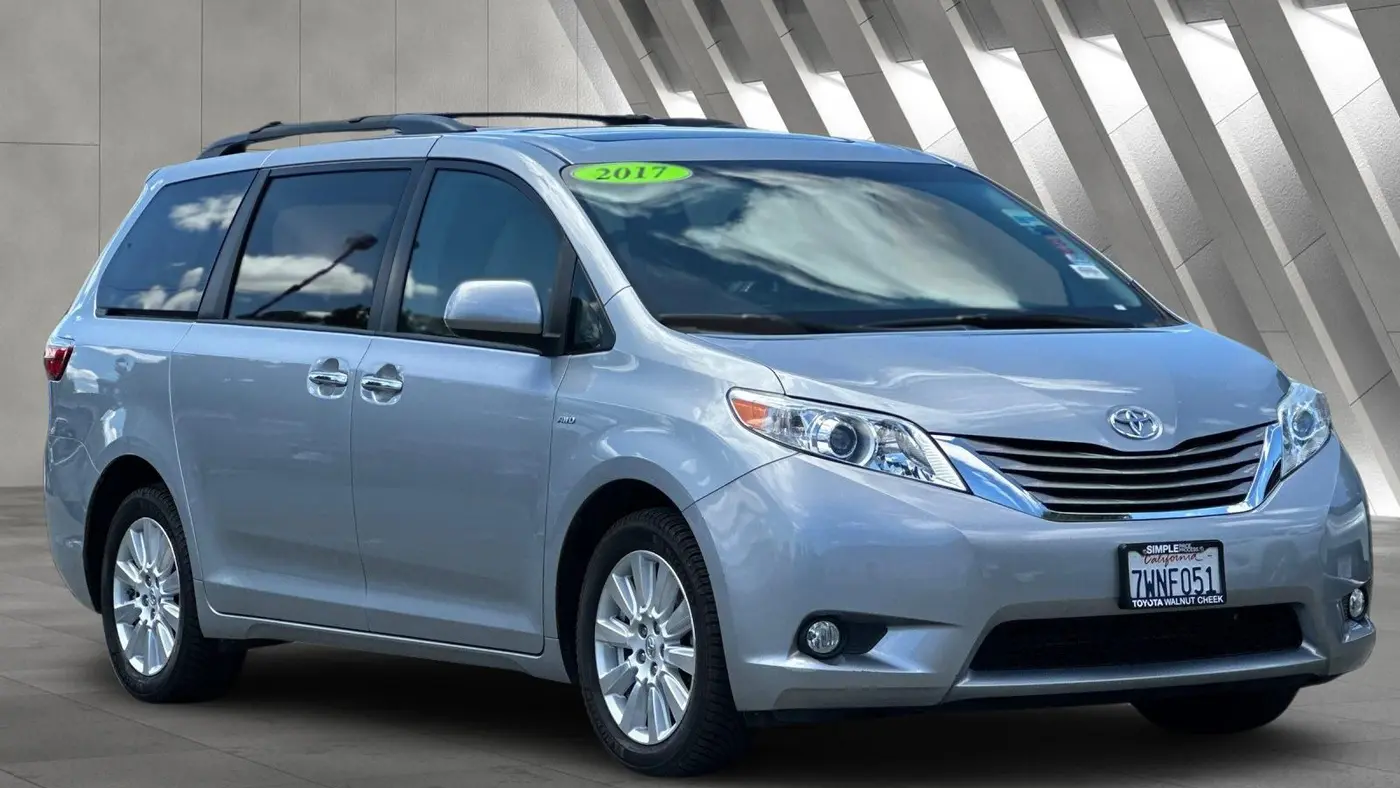 2017 Toyota Sienna XLE 7-Passenger