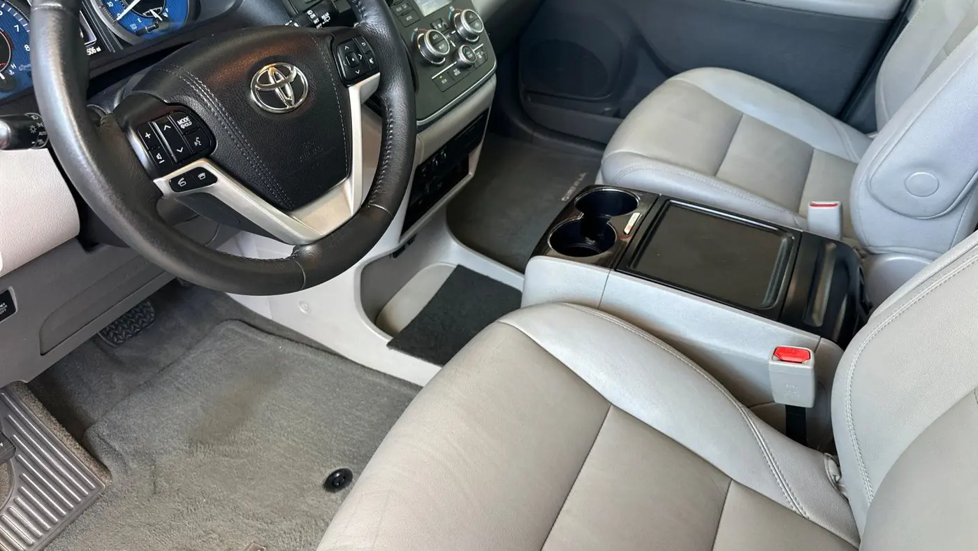 2017 Toyota Sienna XLE 7-Passenger