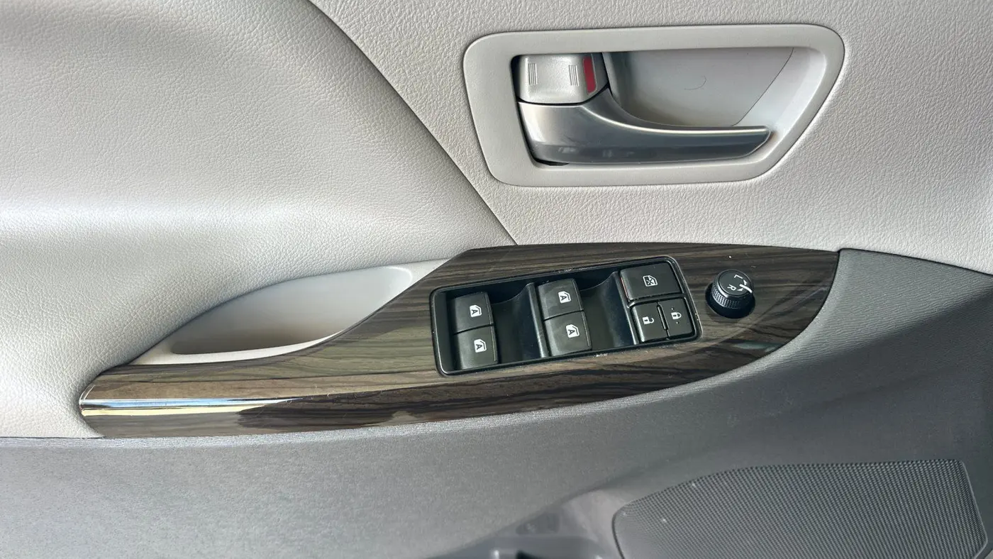 2017 Toyota Sienna XLE 7-Passenger