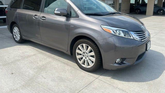 2017 Toyota Sienna XLE 7-Passenger
