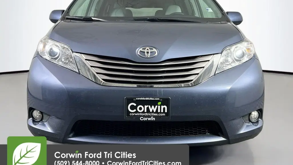 2017 Toyota Sienna XLE 7-Passenger