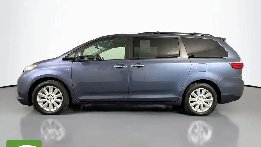 2017 Toyota Sienna XLE 7-Passenger