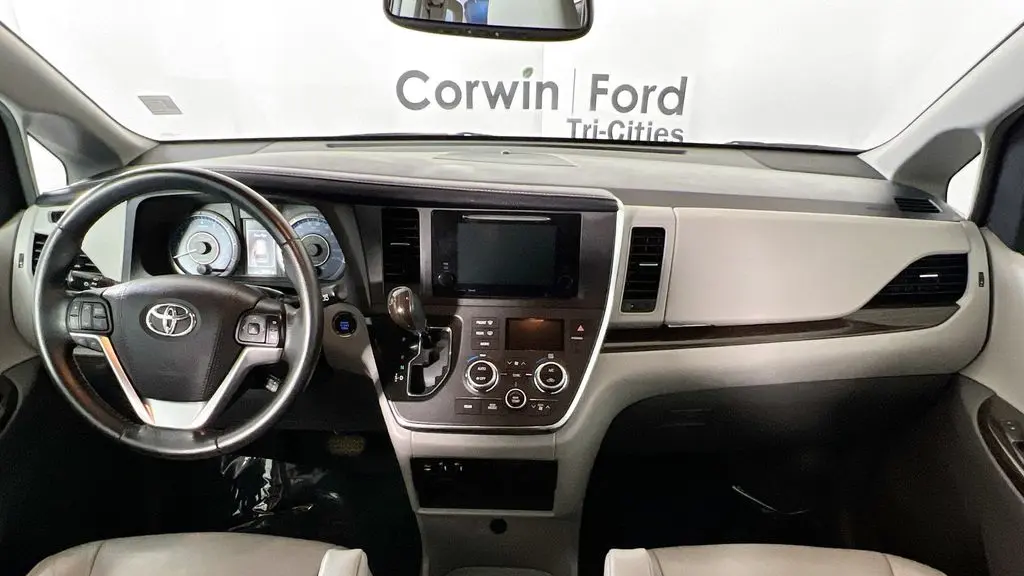 2017 Toyota Sienna XLE 7-Passenger