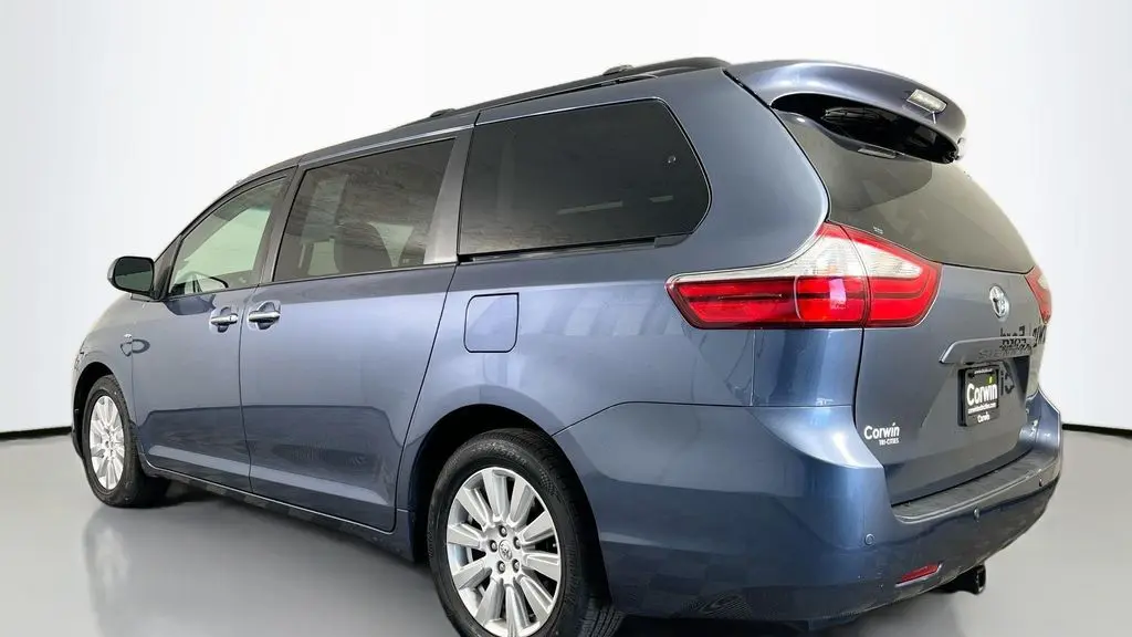 2017 Toyota Sienna XLE 7-Passenger