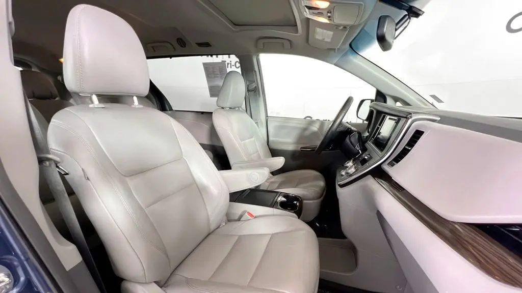 2017 Toyota Sienna XLE 7-Passenger