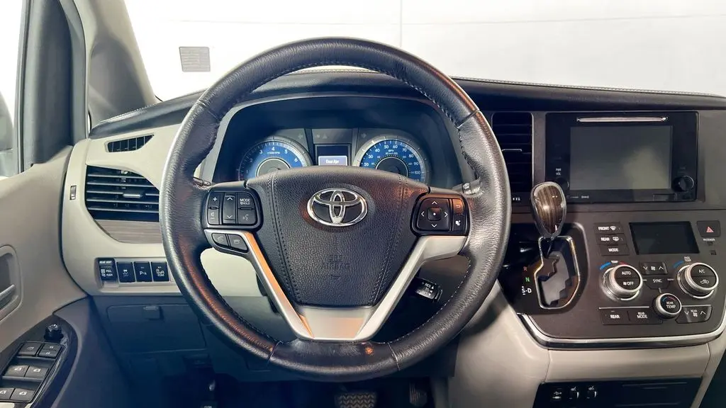 2017 Toyota Sienna XLE 7-Passenger