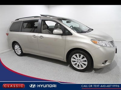 2017 Toyota Sienna AWD XLE 7-Passenger 4DR Mini-Van