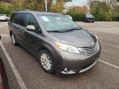 2017 Toyota Sienna AWD XLE 7-Passenger 4DR Mini-Van