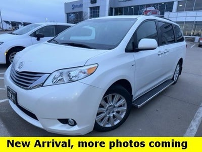 2017 Toyota Sienna AWD XLE 7-Passenger 4DR Mini-Van