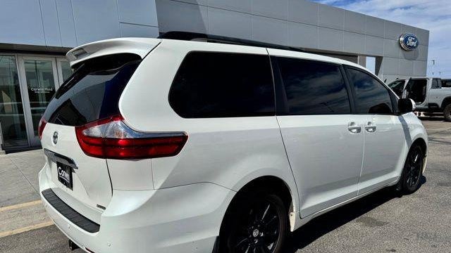 2017 Toyota Sienna XLE 7-Passenger