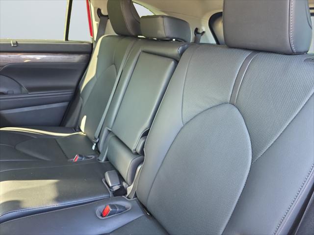 2020 Toyota Highlander - $32,112