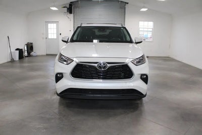 Photo of a 2022 Toyota Highlander AWD Limited 4DR SUV for sale