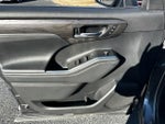 2021 Highlander Thumbnail 8