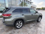 2019 Highlander Thumbnail 2