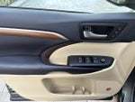 2019 Highlander Thumbnail 9
