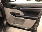 2019 Highlander Thumbnail 35