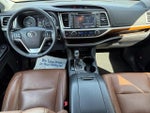2019 Highlander Thumbnail 11