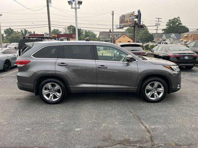 2017 Toyota Highlander - $23,300