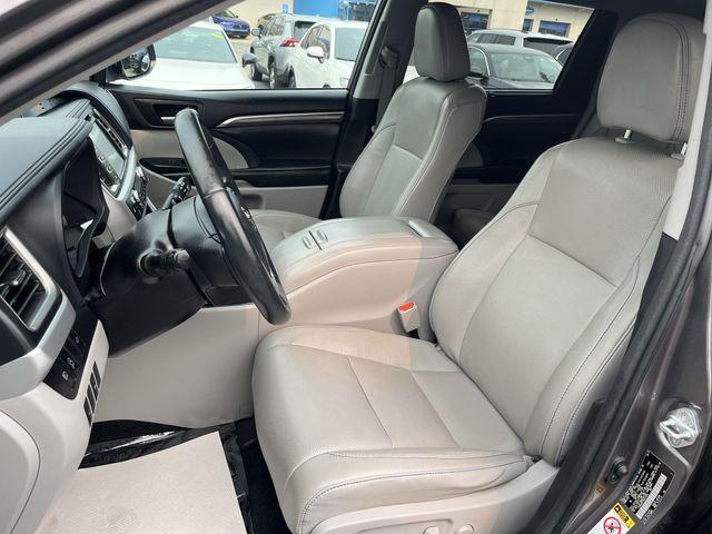 2017 Toyota Highlander - $23,300