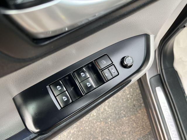 2017 Toyota Highlander - $23,300