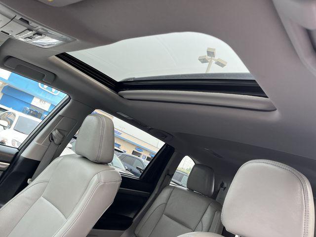 2017 Toyota Highlander - $23,300