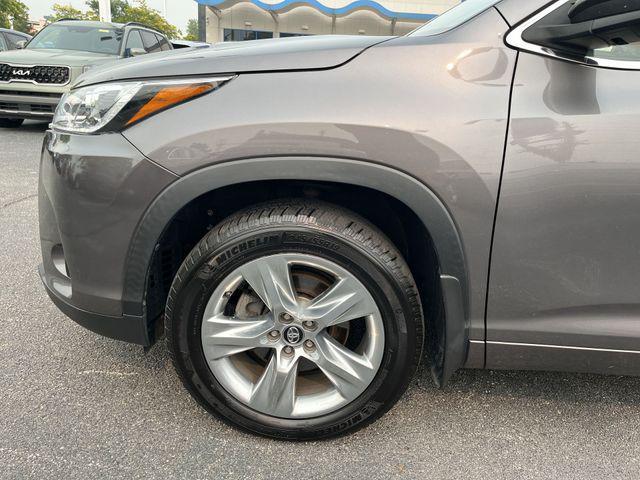 2017 Toyota Highlander - $23,300
