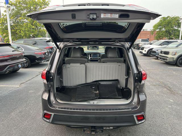 2017 Toyota Highlander - $23,300