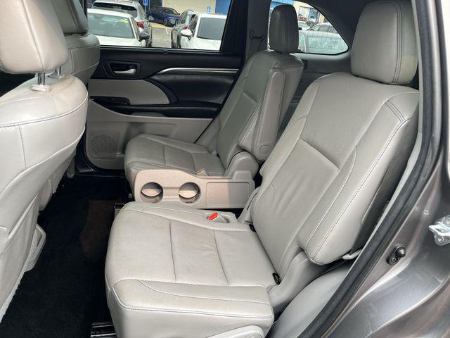 2017 Toyota Highlander - $23,300