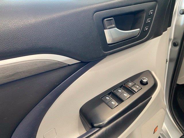 2018 Toyota Highlander - $22,920