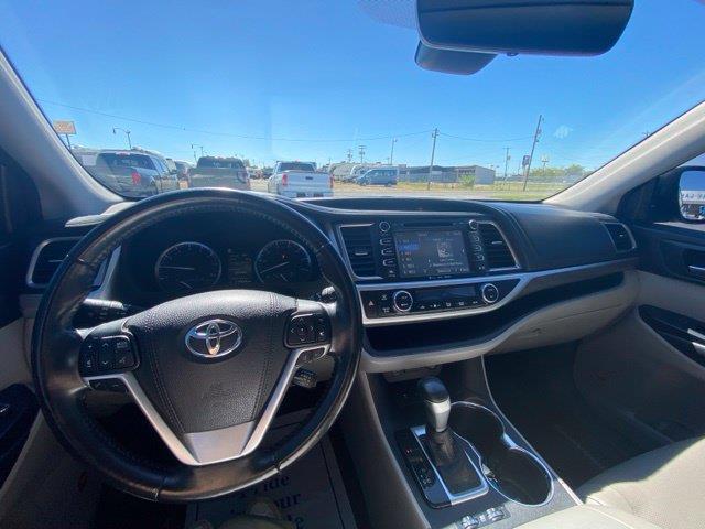 2018 Toyota Highlander - $22,920