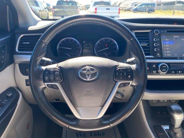 2018 Toyota Highlander - $22,920
