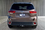 2017 Highlander Thumbnail 4