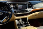 2017 Highlander Thumbnail 6