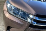 2017 Highlander Thumbnail 32