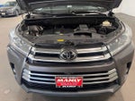 2017 Highlander Thumbnail 9