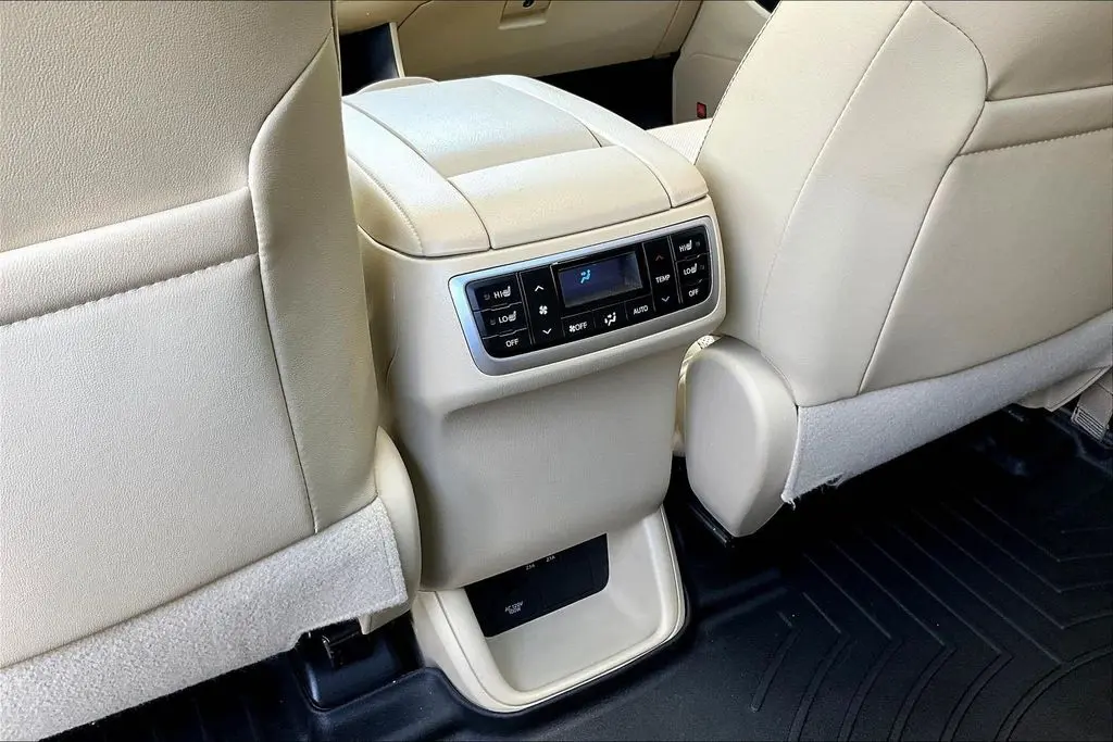 2019 Toyota Highlander - $26,998